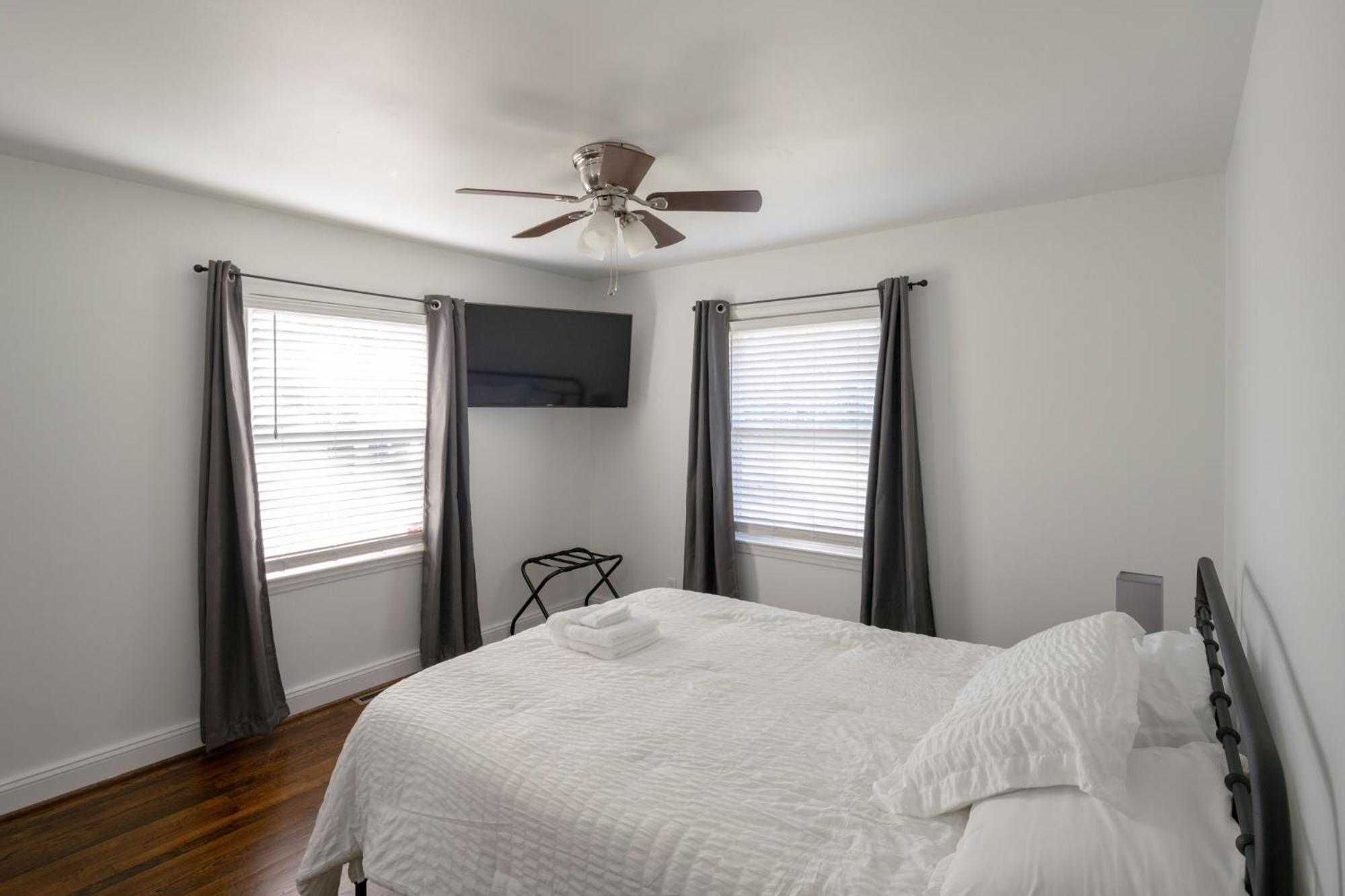 3Bed City Ranch Near Dtr 롤리 외부 사진